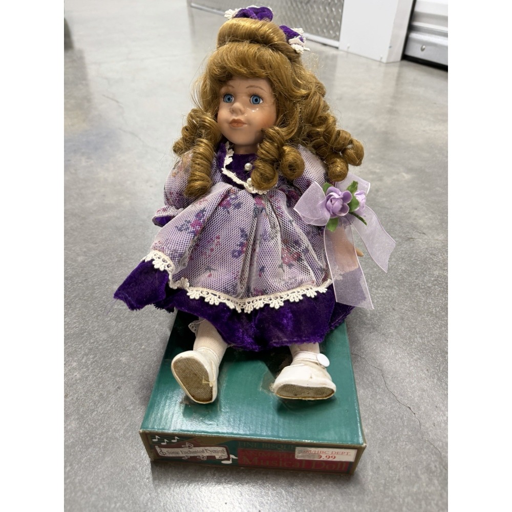 vtg Dan Dee fine bisque porcelain animated wind-up musical doll, purple‎ dress
